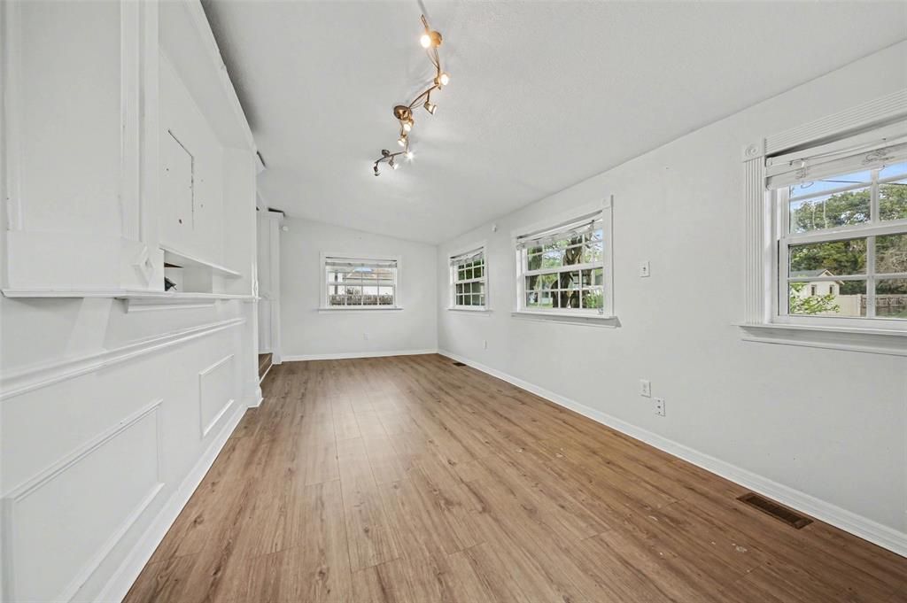 Activo con contrato: $265,000 (2 camas, 1 baños, 970 Pies cuadrados)