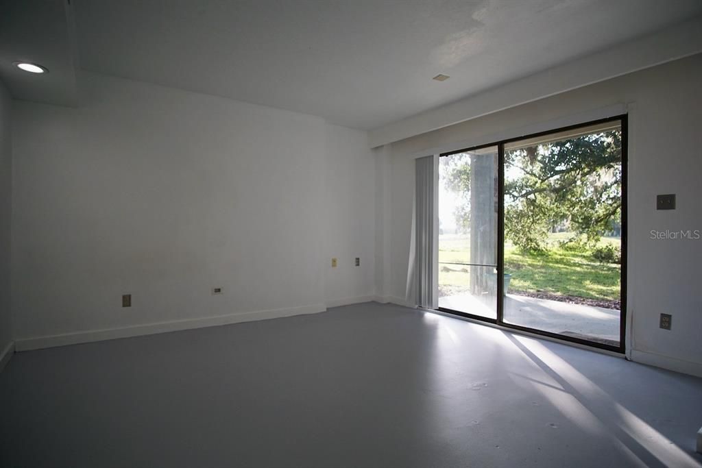 В аренду: $875 (1 спален, 1 ванн, 373 Квадратных фут)