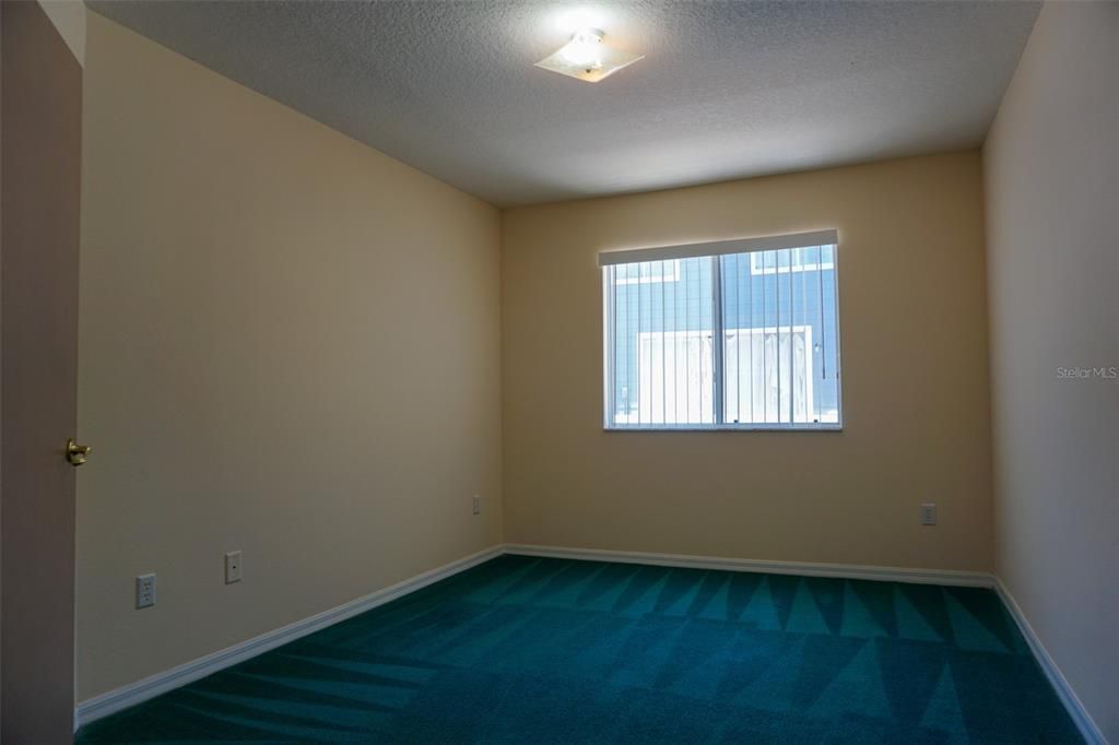 Activo con contrato: $1,400 (3 camas, 3 baños, 1748 Pies cuadrados)