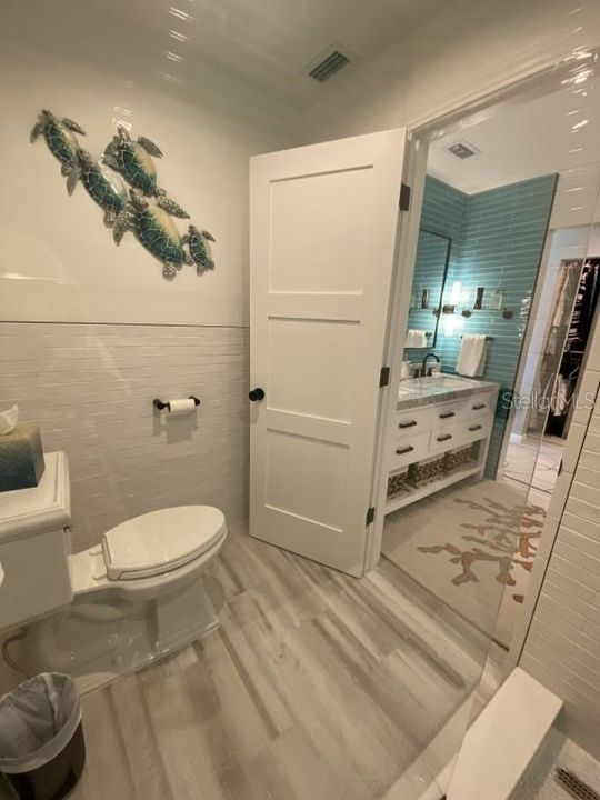 For Sale: $622,000 (1 beds, 1 baths, 1094 Square Feet)