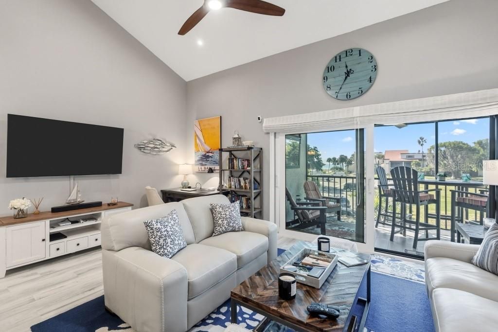 For Sale: $622,000 (1 beds, 1 baths, 1094 Square Feet)