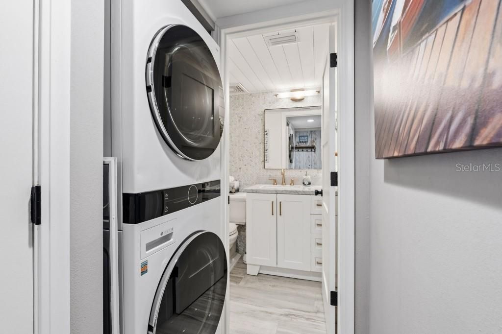 For Sale: $622,000 (1 beds, 1 baths, 1094 Square Feet)