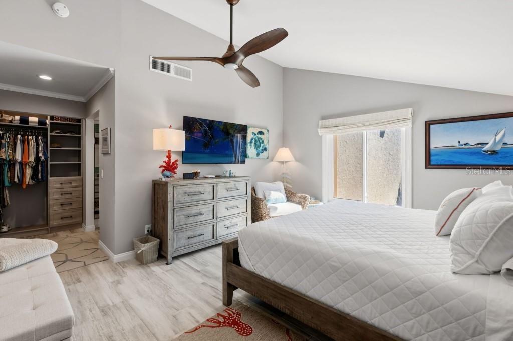 For Sale: $622,000 (1 beds, 1 baths, 1094 Square Feet)