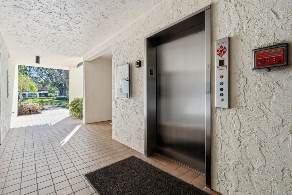 For Sale: $622,000 (1 beds, 1 baths, 1094 Square Feet)