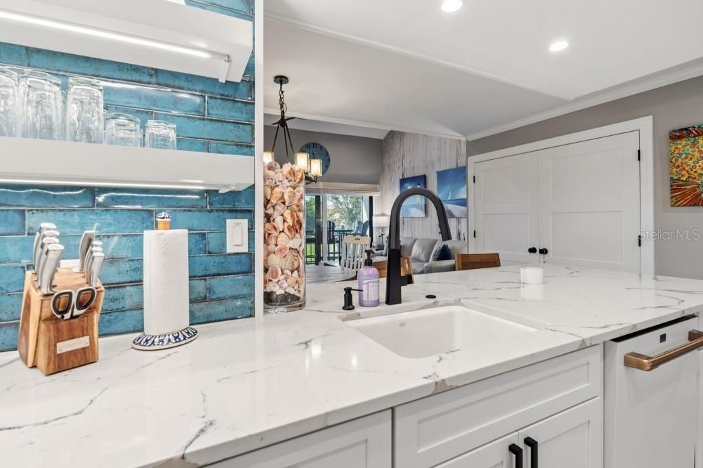 For Sale: $622,000 (1 beds, 1 baths, 1094 Square Feet)