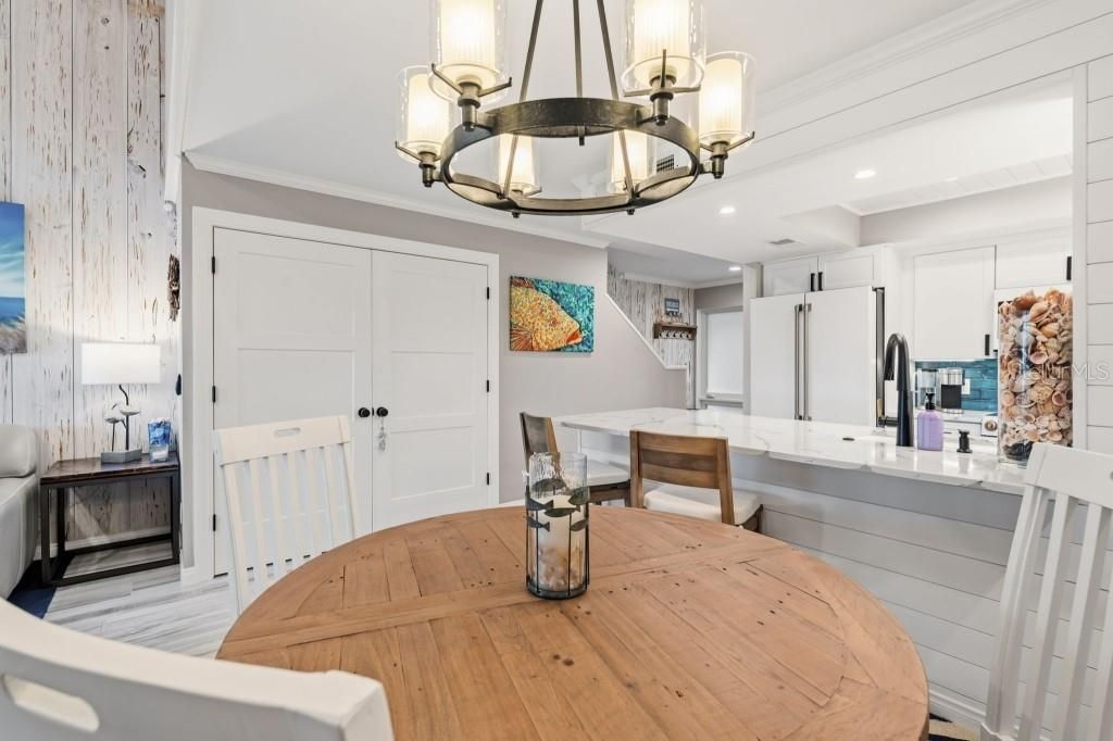 For Sale: $622,000 (1 beds, 1 baths, 1094 Square Feet)