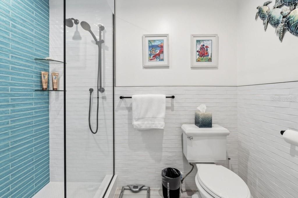 For Sale: $622,000 (1 beds, 1 baths, 1094 Square Feet)