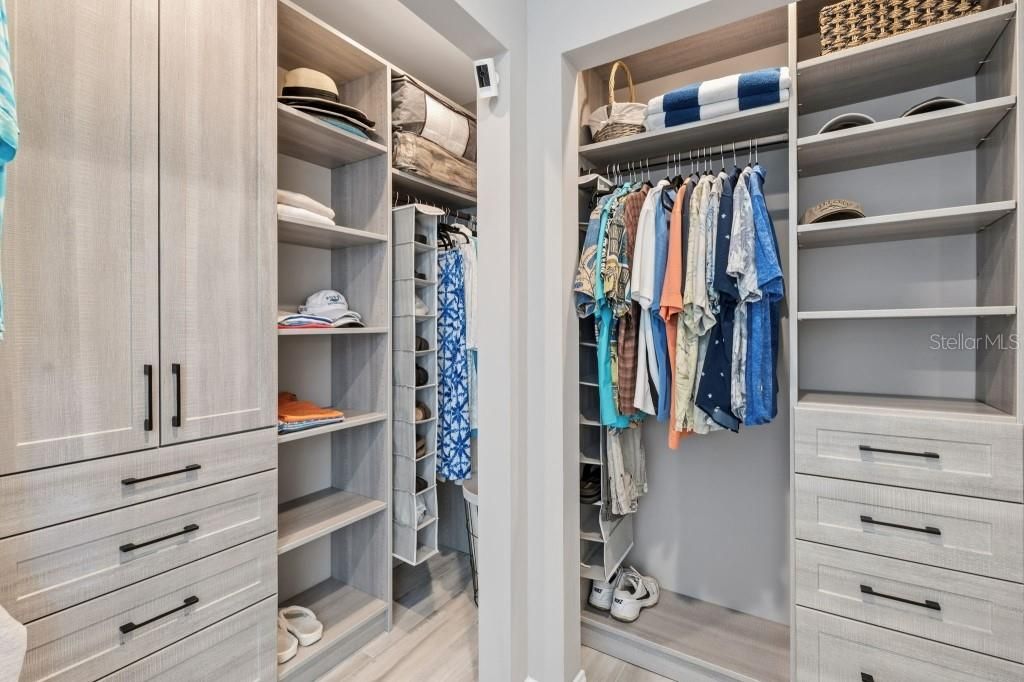 For Sale: $622,000 (1 beds, 1 baths, 1094 Square Feet)