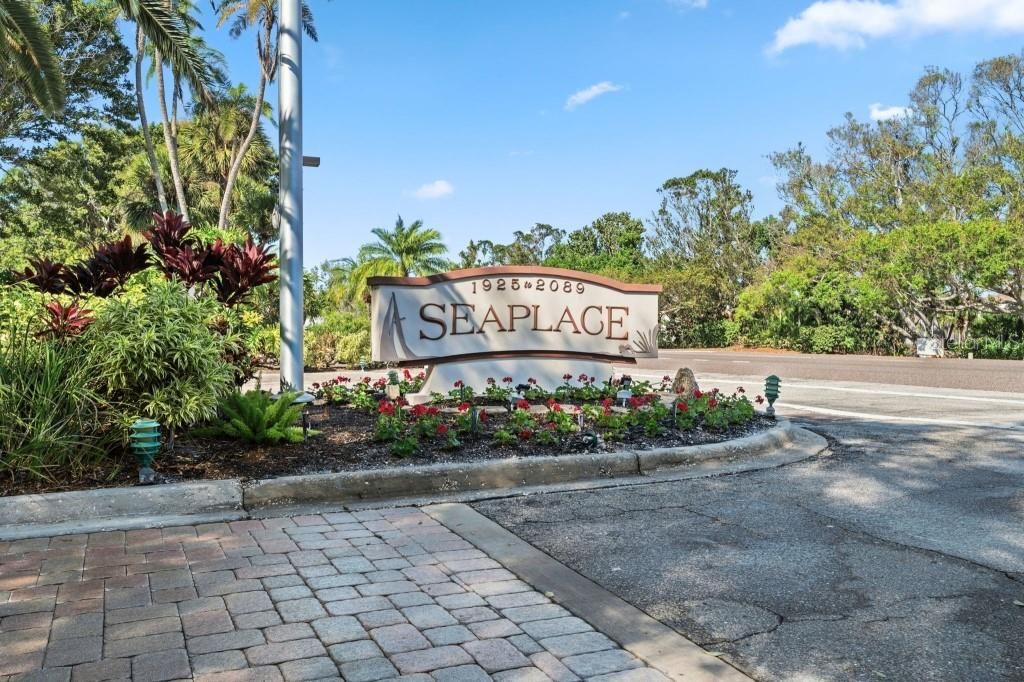 For Sale: $622,000 (1 beds, 1 baths, 1094 Square Feet)