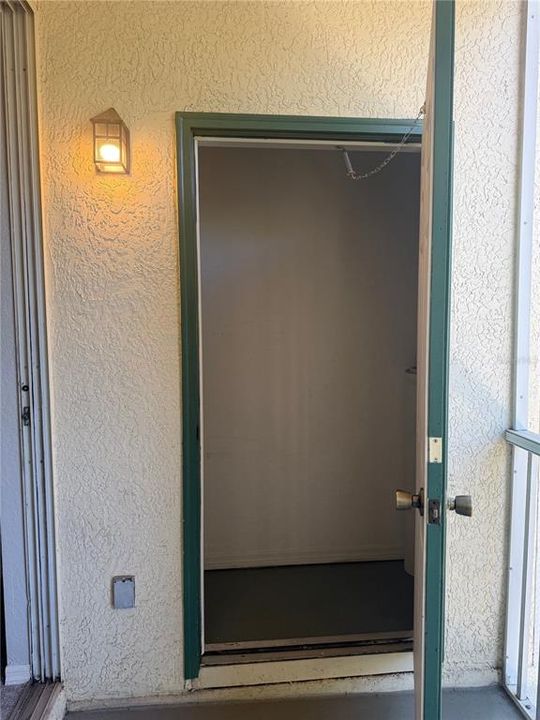 Active With Contract: $1,275 (1 beds, 1 baths, 712 Square Feet)