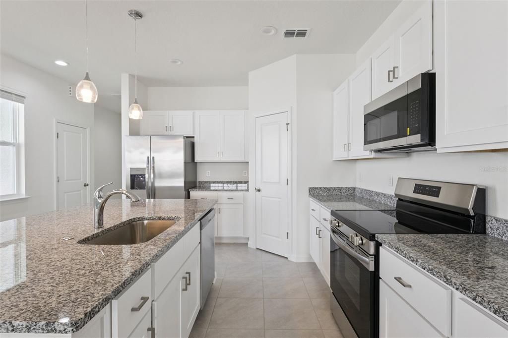 For Sale: $347,112 (3 beds, 2 baths, 1761 Square Feet)