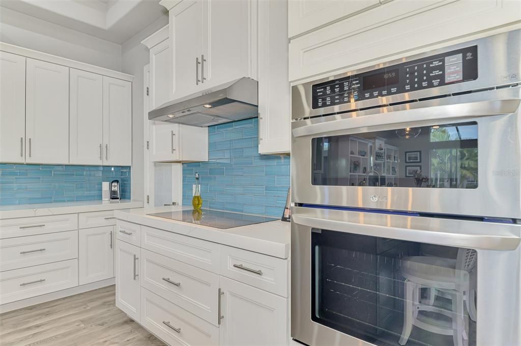 For Sale: $974,999 (3 beds, 2 baths, 2819 Square Feet)