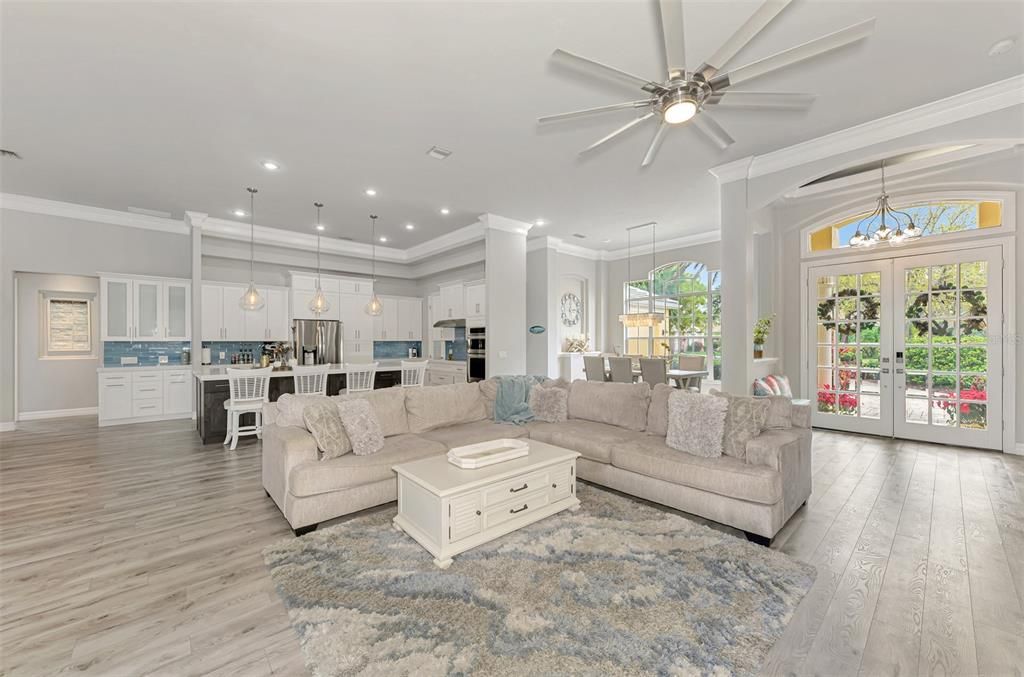 For Sale: $974,999 (3 beds, 2 baths, 2819 Square Feet)