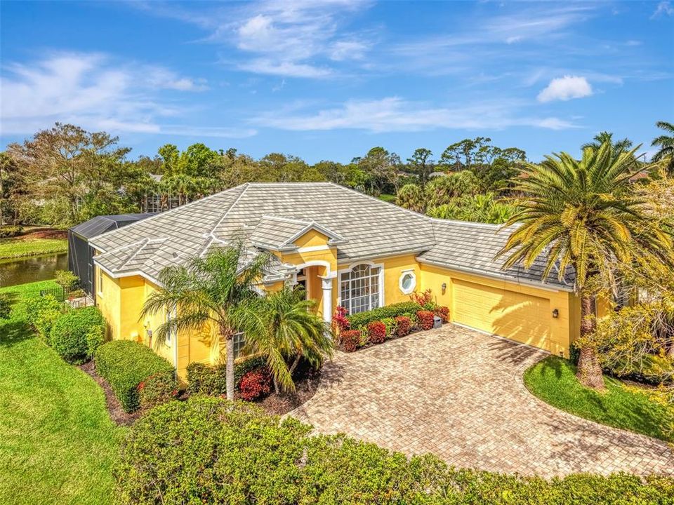 For Sale: $974,999 (3 beds, 2 baths, 2819 Square Feet)