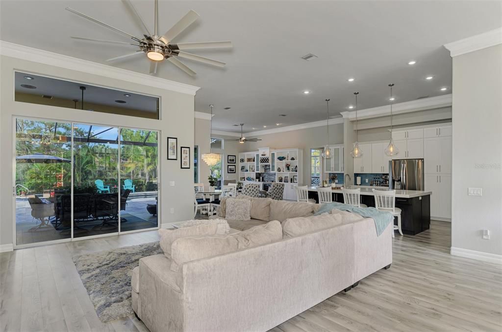 For Sale: $974,999 (3 beds, 2 baths, 2819 Square Feet)