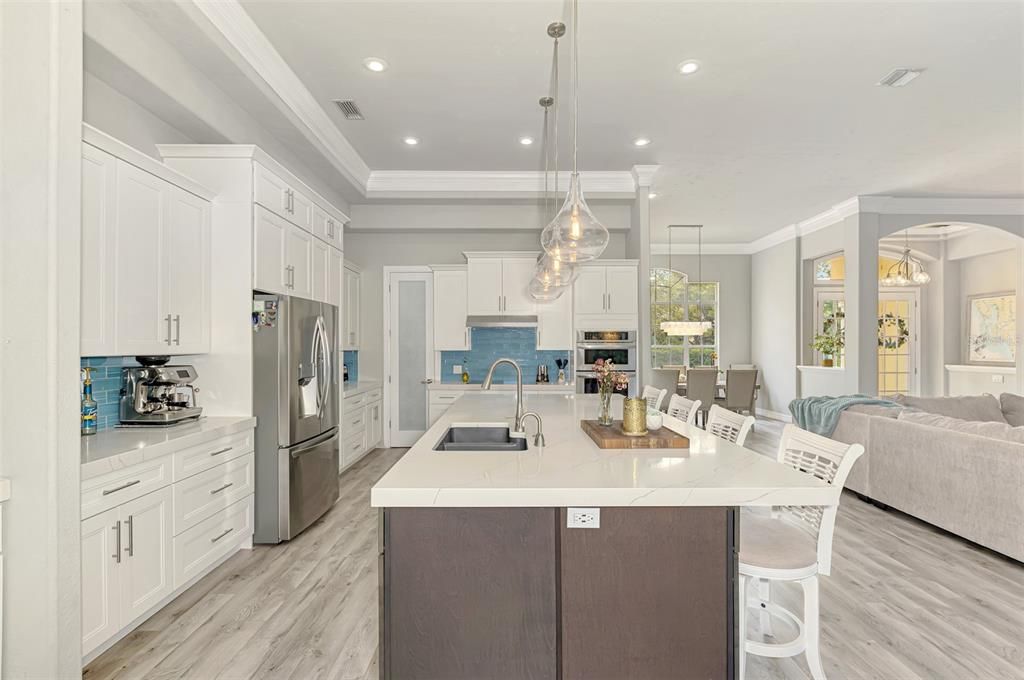 For Sale: $974,999 (3 beds, 2 baths, 2819 Square Feet)