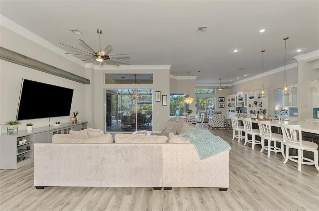 For Sale: $974,999 (3 beds, 2 baths, 2819 Square Feet)