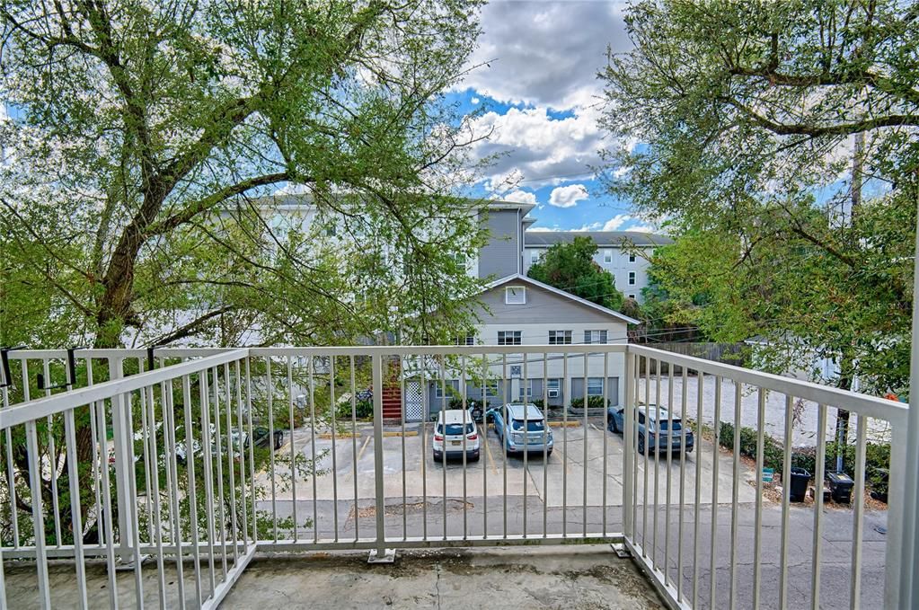 Active With Contract: $210,000 (1 beds, 1 baths, 531 Square Feet)