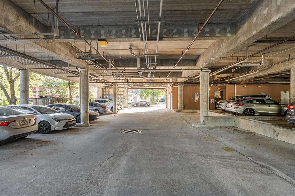 Active With Contract: $210,000 (1 beds, 1 baths, 531 Square Feet)