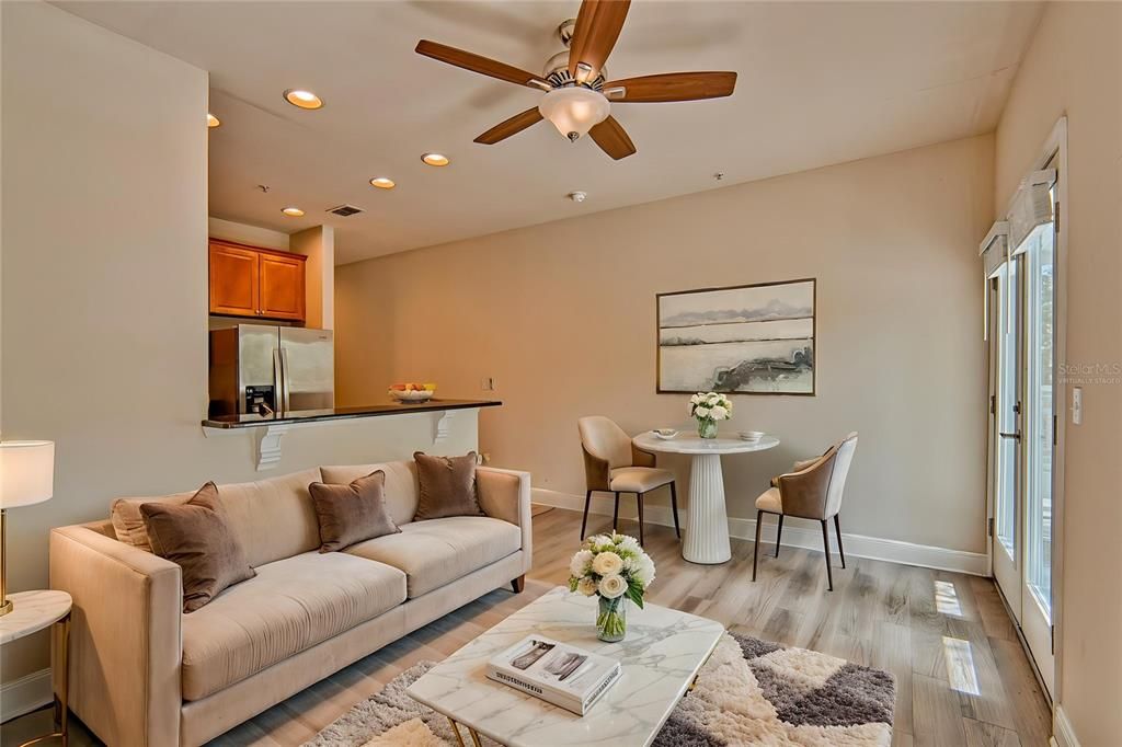 Active With Contract: $210,000 (1 beds, 1 baths, 531 Square Feet)