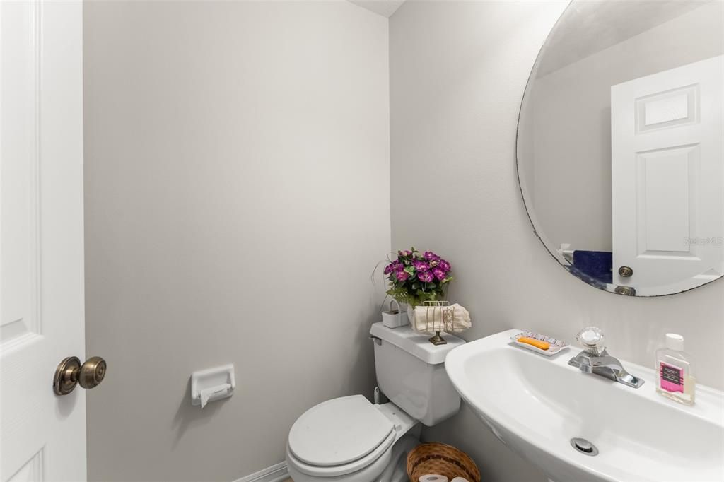 Active With Contract: $399,900 (3 beds, 2 baths, 1712 Square Feet)