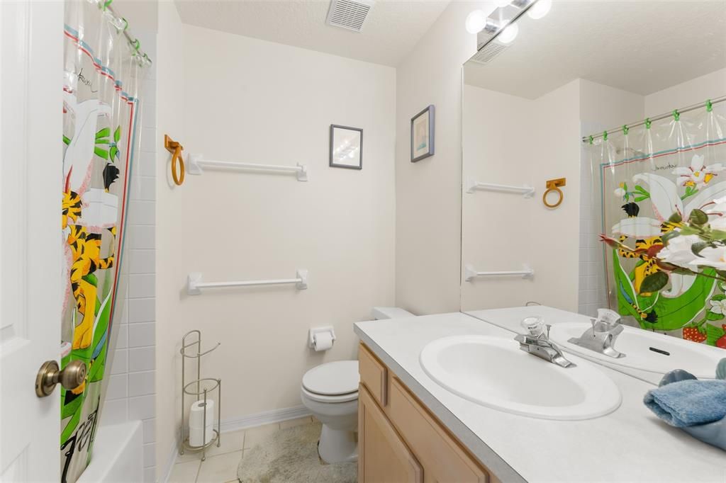 Active With Contract: $399,900 (3 beds, 2 baths, 1712 Square Feet)