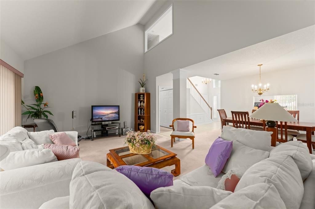 Active With Contract: $399,900 (3 beds, 2 baths, 1712 Square Feet)
