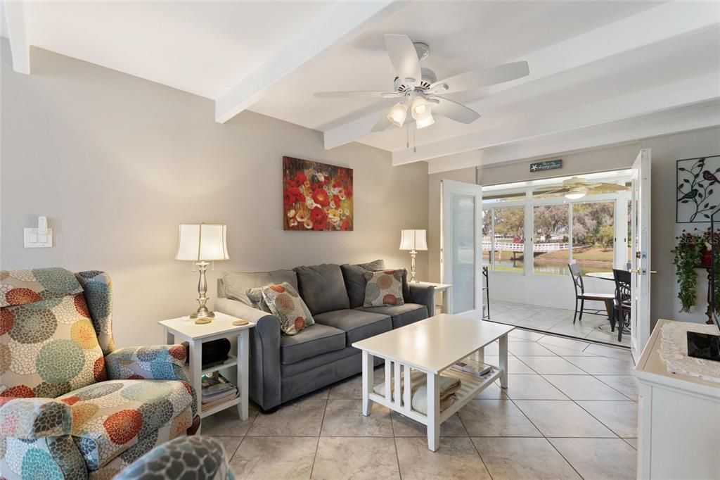 For Sale: $155,000 (1 beds, 1 baths, 648 Square Feet)