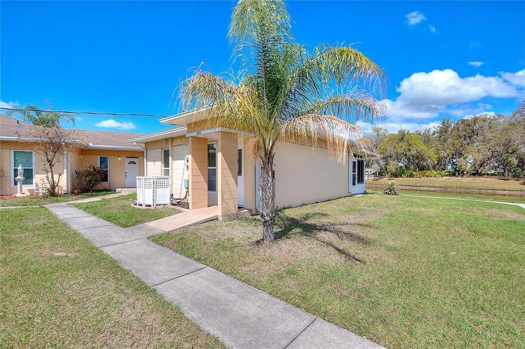 For Sale: $155,000 (1 beds, 1 baths, 648 Square Feet)