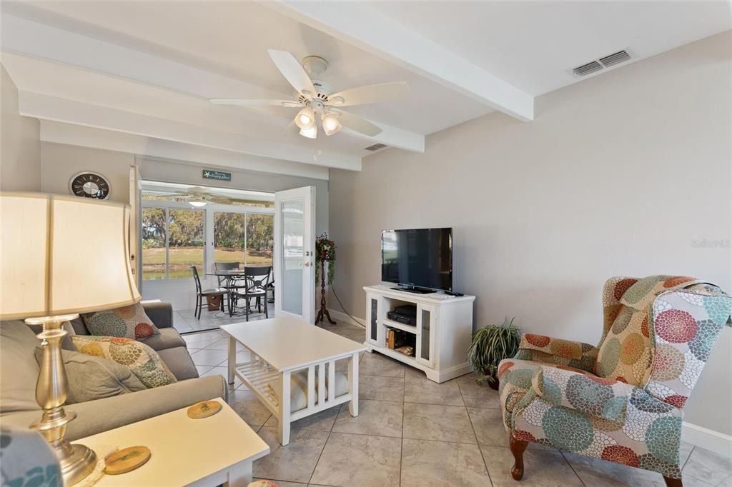 For Sale: $155,000 (1 beds, 1 baths, 648 Square Feet)