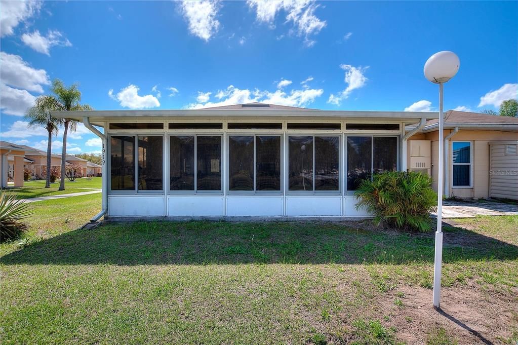 For Sale: $155,000 (1 beds, 1 baths, 648 Square Feet)