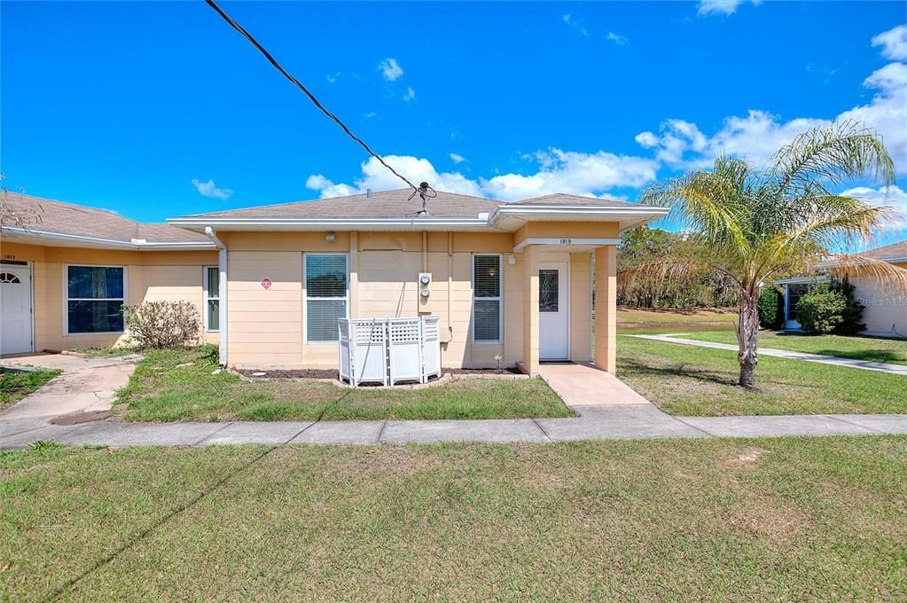 For Sale: $155,000 (1 beds, 1 baths, 648 Square Feet)