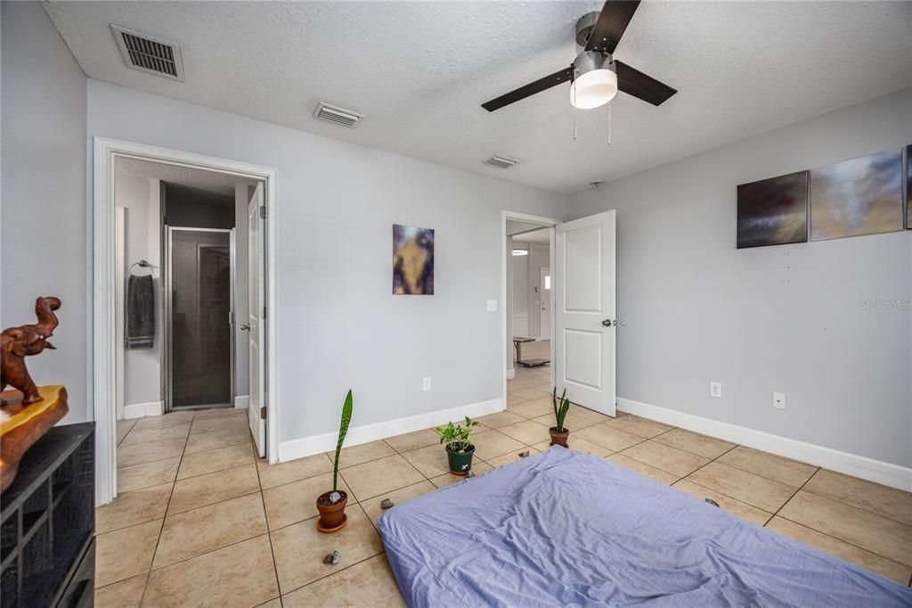 En Venta: $285,000 (3 camas, 2 baños, 1432 Pies cuadrados)