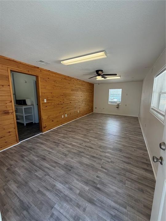 For Rent: $1,500 (1 beds, 1 baths, 1400 Square Feet)
