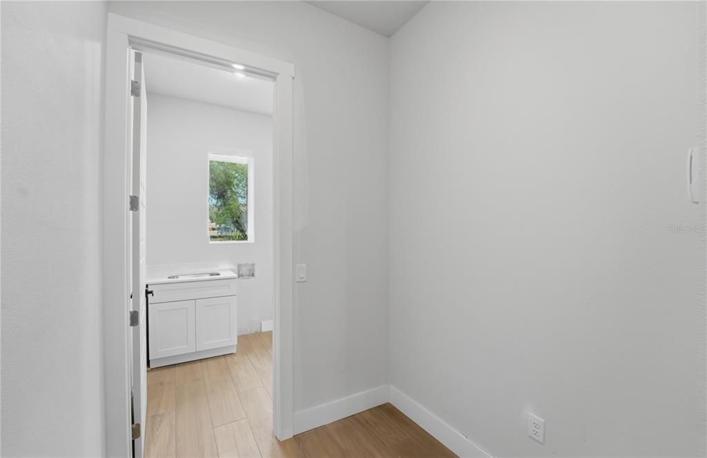 На продажу: $859,900 (4 спален, 2 ванн, 2613 Квадратных фут)