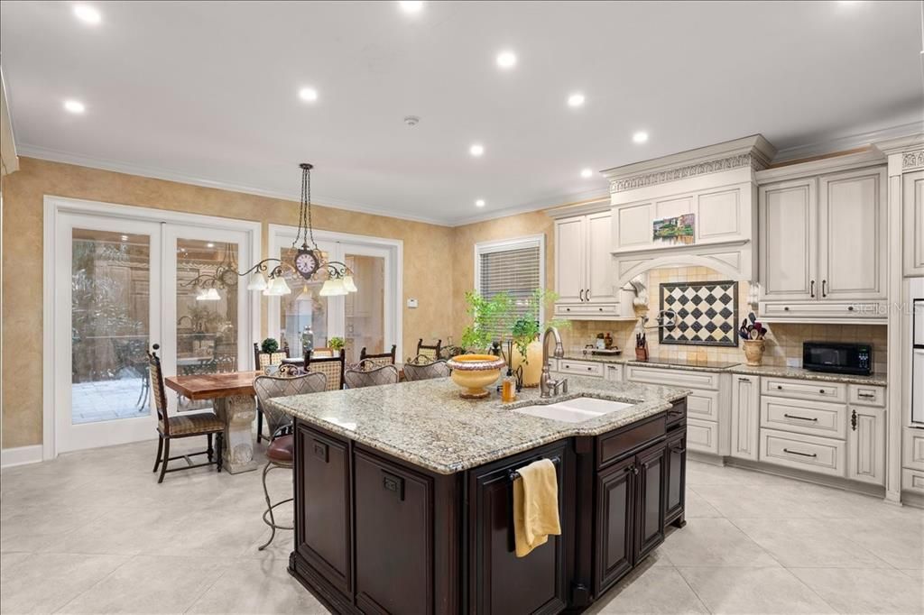 For Sale: $2,650,000 (6 beds, 6 baths, 7315 Square Feet)