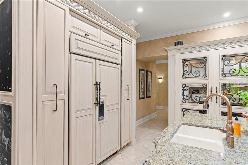 For Sale: $2,650,000 (6 beds, 6 baths, 7315 Square Feet)