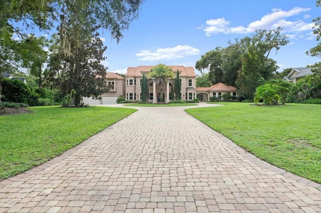 For Sale: $2,650,000 (6 beds, 6 baths, 7315 Square Feet)