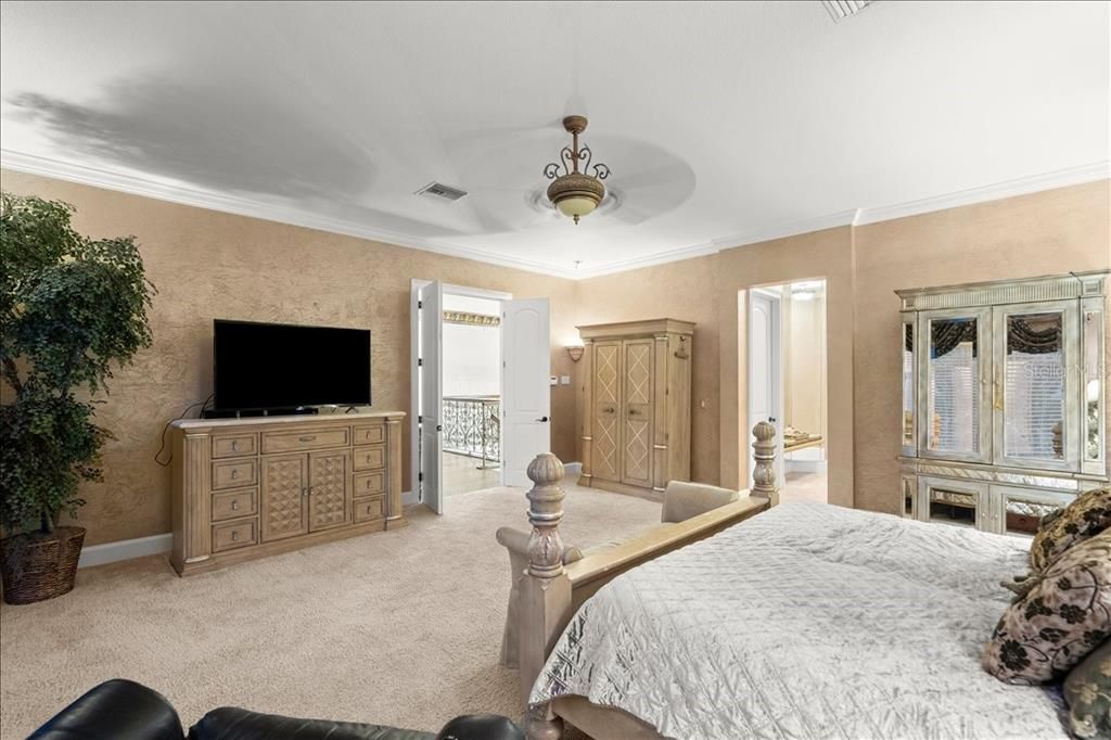 For Sale: $2,650,000 (6 beds, 6 baths, 7315 Square Feet)