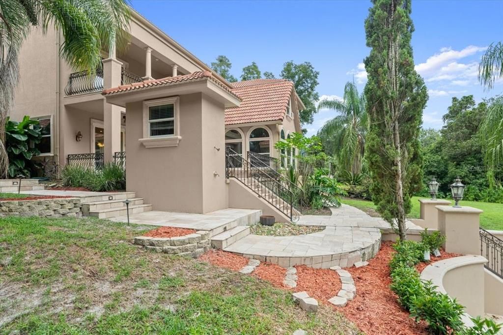 For Sale: $2,650,000 (6 beds, 6 baths, 7315 Square Feet)