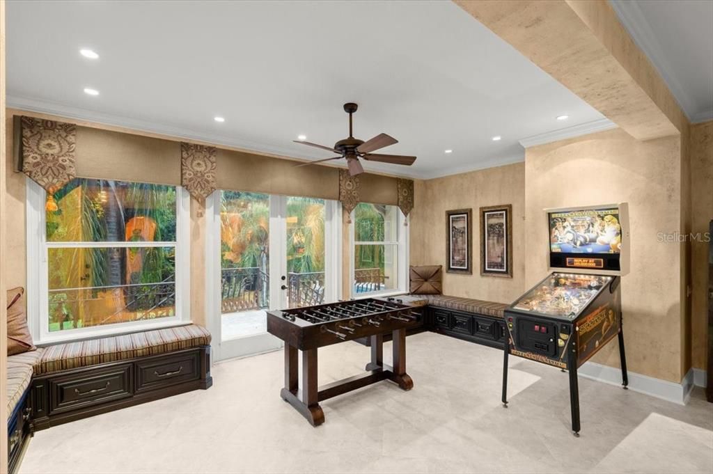 For Sale: $2,650,000 (6 beds, 6 baths, 7315 Square Feet)