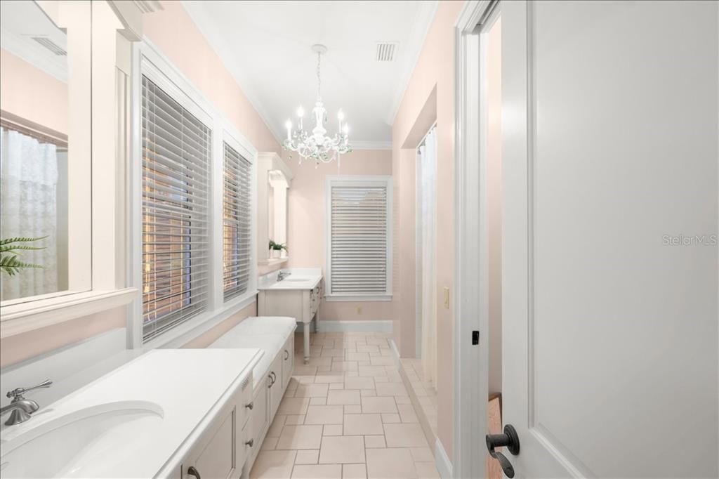 For Sale: $2,650,000 (6 beds, 6 baths, 7315 Square Feet)