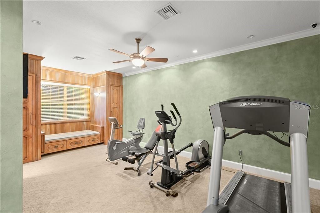 For Sale: $2,650,000 (6 beds, 6 baths, 7315 Square Feet)