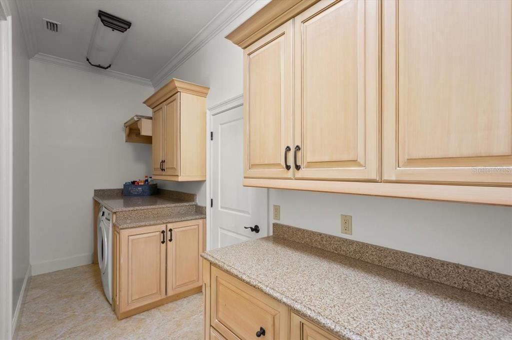 For Sale: $2,650,000 (6 beds, 6 baths, 7315 Square Feet)
