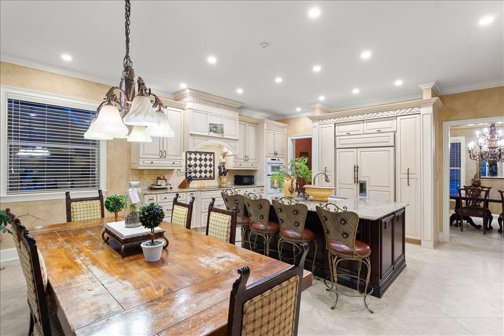 For Sale: $2,650,000 (6 beds, 6 baths, 7315 Square Feet)