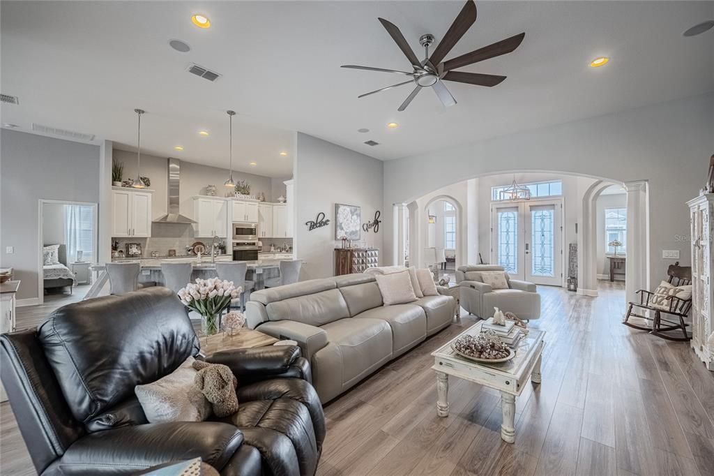 Active With Contract: $749,999 (4 beds, 3 baths, 3013 Square Feet)