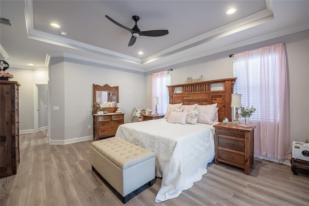 Active With Contract: $749,999 (4 beds, 3 baths, 3013 Square Feet)