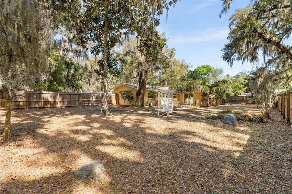 Active With Contract: $354,900 (3 beds, 2 baths, 1632 Square Feet)