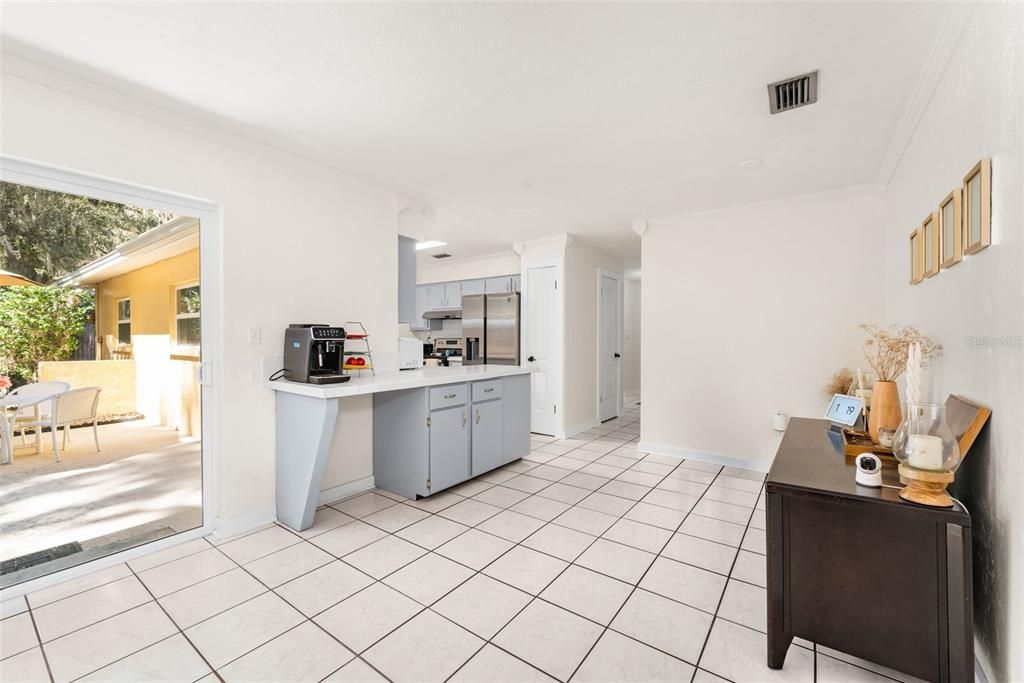Active With Contract: $354,900 (3 beds, 2 baths, 1632 Square Feet)