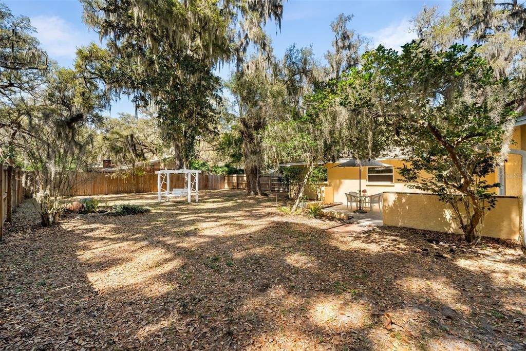 Active With Contract: $354,900 (3 beds, 2 baths, 1632 Square Feet)